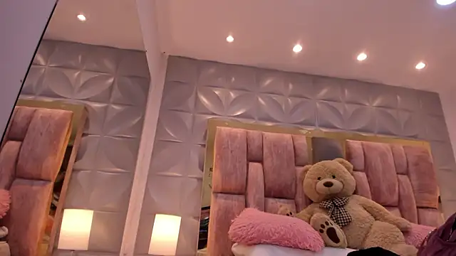 Charlotte Ice1 online show from 03-23-26, 02:54