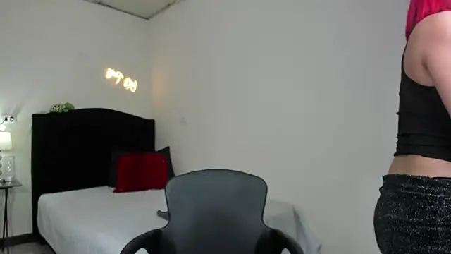 RedQueenMilf online show from 03-07-25, 09:17