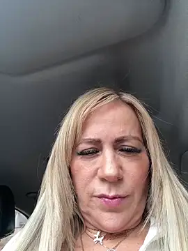 Snapshot of LARIANA_RIVERA23 chatting on 04-23-26, 02:08 LARIANA RIVERA23 online show from 04-23-26, 02:08
