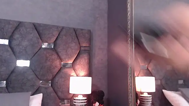 Snapshot of ScarletLenox chatting on 06-13-26, 11:41 ScarletLenox online show from 06-13-26, 11:41