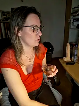 Snapshot of SpiceLea chatting on 01-13-25, 05:55 SpiceLea online show from 01-13-25, 05:55