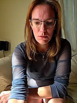 Snapshot of SpiceLea chatting on 09-16-25, 10:16 SpiceLea online show from 09-16-25, 10:16