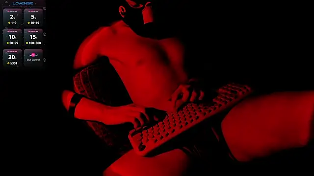 Snapshot of tailer_ chatting on 07-09-26, 10:58 tailer online show from 07-09-26, 10:58