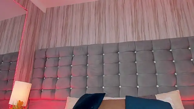 Poacahontasfg online show from 10-26-25, 04:07