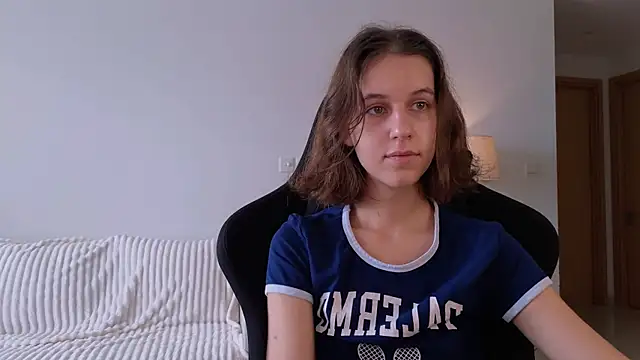 Snapshot of VanessaBayer2 chatting on 12-04-24, 01:36 VanessaBayer2 online show from 12-04-24, 01:36