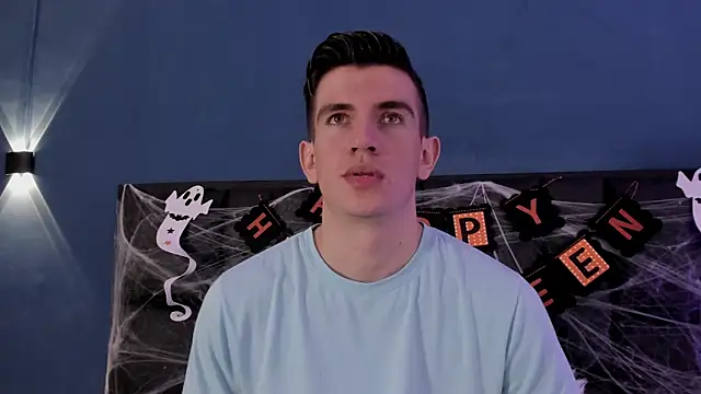 MikaelSlow online show from 10-26-25, 03:56