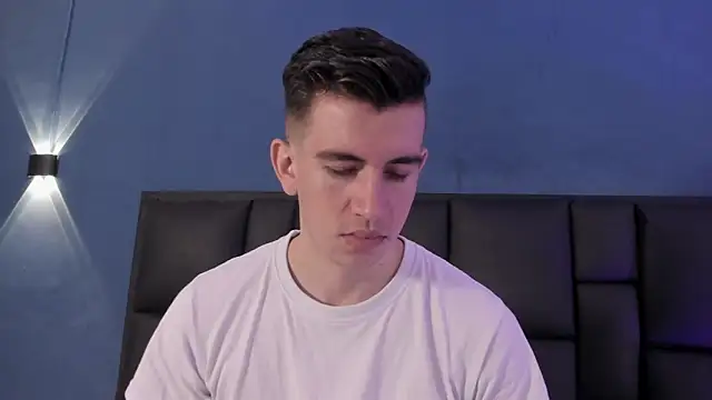 MikaelSlow online show from 11-06-25, 03:51