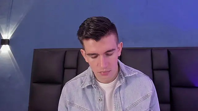 MikaelSlow online show from 11-20-25, 03:50