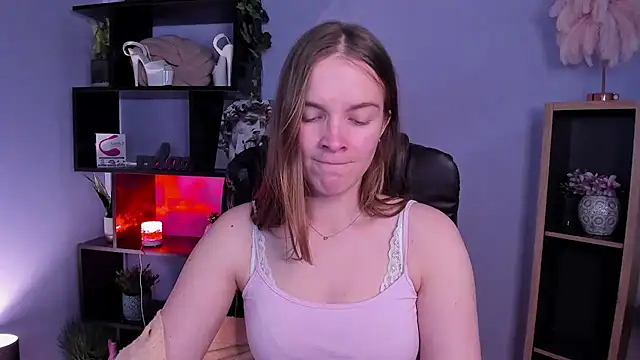 Snapshot of kenzie_x chatting on 12-09-24, 11:04 kenzie x online show from 12-09-24, 11:04