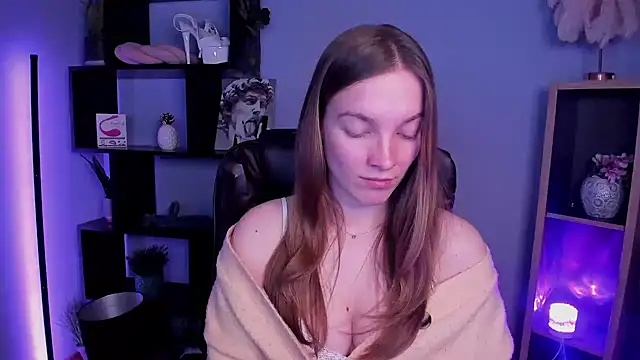 Snapshot of kenzie_x chatting on 12-23-24, 11:14 kenzie x online show from 12-23-24, 11:14