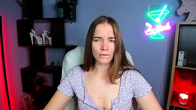 Snapshot of kenzie_x chatting on 09-12-25, 04:23 kenzie x online show from 09-12-25, 04:23