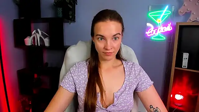 Snapshot of kenzie_x chatting on 09-18-25, 06:37 kenzie x online show from 09-18-25, 06:37