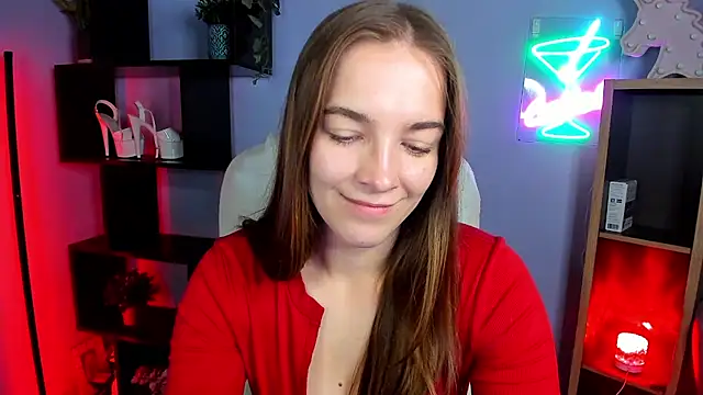 Snapshot of kenzie_x chatting on 10-20-25, 04:24 kenzie x online show from 10-20-25, 04:24