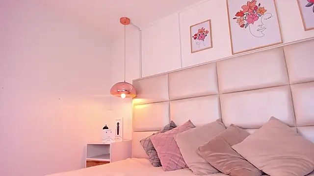 Aily Yozuko online show from 02-18-25, 02:38