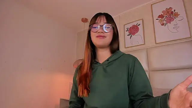 Aily Yozuko online show from 10-17-25, 02:48