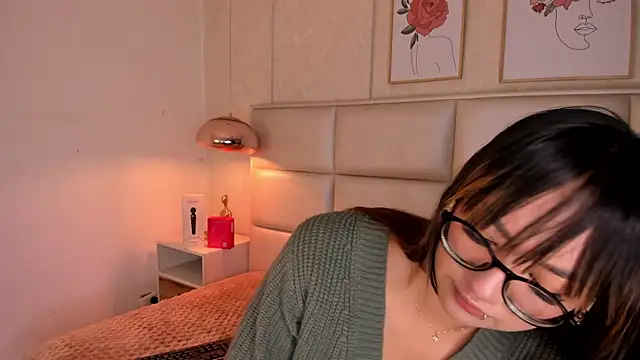 Aily Yozuko online show from 11-26-25, 02:45