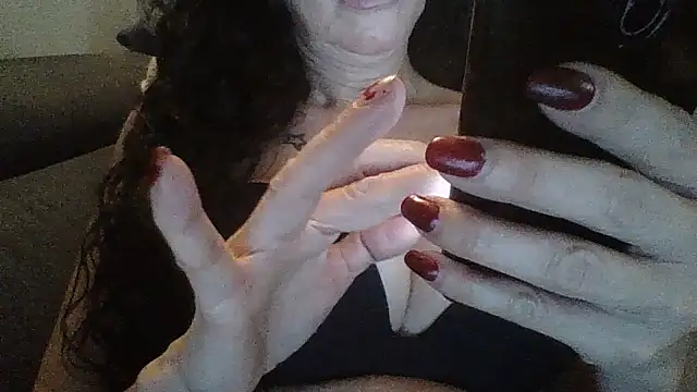 Snapshot of MarikaMilff chatting on 01-05-25, 01:35 MarikaMilff online show from 01-05-25, 01:35