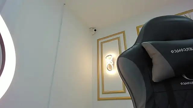 amor smith  online show from 03-13-25, 03:00