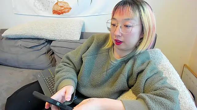 Snapshot of luxgray chatting on 02-08-25, 09:25 luxgray online show from 02-08-25, 09:25