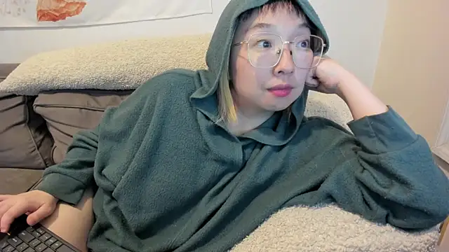 Snapshot of luxgray chatting on 03-05-25, 03:08 luxgray online show from 03-05-25, 03:08