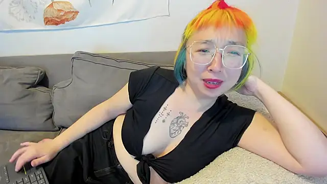 Snapshot of luxgray chatting on 03-18-25, 03:42 luxgray online show from 03-18-25, 03:42