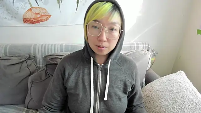 Snapshot of luxgray chatting on 06-15-26, 12:29 luxgray online show from 06-15-26, 12:29