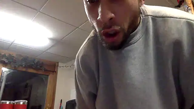 Snapshot of tongueispowerr6d9 chatting on 12-30-24, 04:42 tongueispowerr6d9 online show from 12-30-24, 04:42