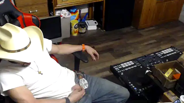 tongueispowerr6d9 online show from 04-22-26, 05:54