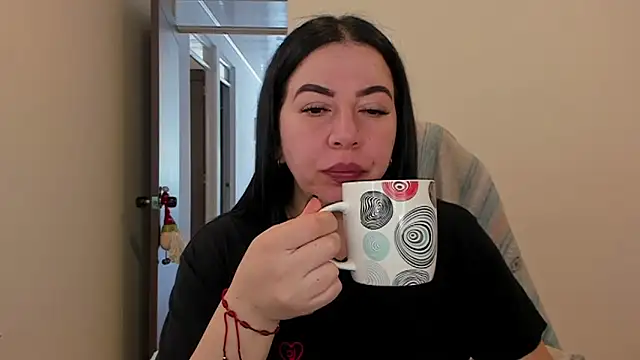 Snapshot of Im_coco chatting on 12-24-24, 02:12 Im coco online show from 12-24-24, 02:12