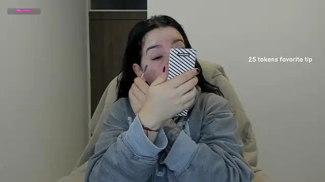 Snapshot of Im_coco chatting on 01-18-25, 11:21 Im coco online show from 01-18-25, 11:21