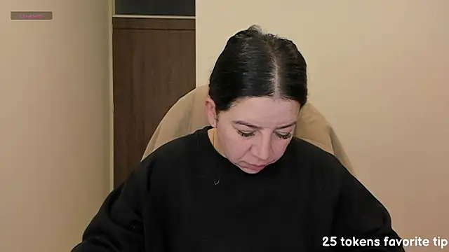 Snapshot of Im_coco chatting on 01-19-25, 11:23 Im coco online show from 01-19-25, 11:23
