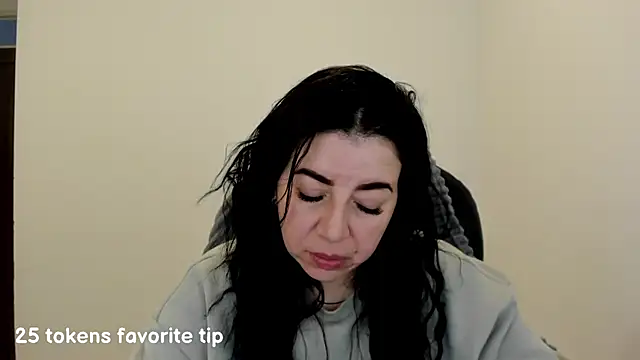 Snapshot of Im_coco chatting on 02-23-25, 02:14 Im coco online show from 02-23-25, 02:14
