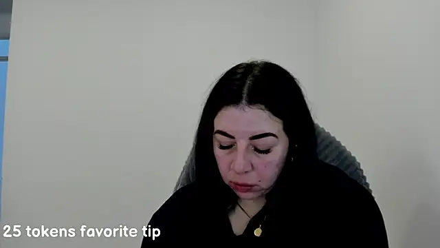 Snapshot of Im_coco chatting on 02-25-25, 02:11 Im coco online show from 02-25-25, 02:11