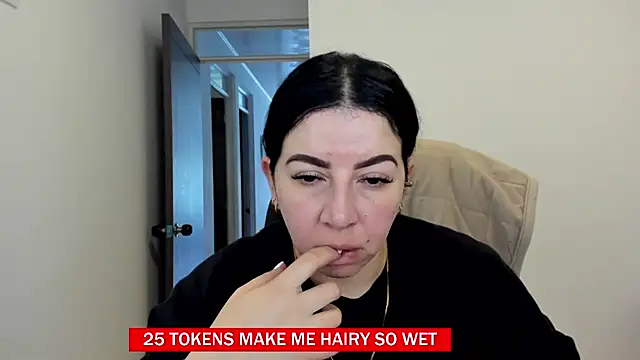 Snapshot of Im_coco chatting on 03-20-25, 02:32 Im coco online show from 03-20-25, 02:32