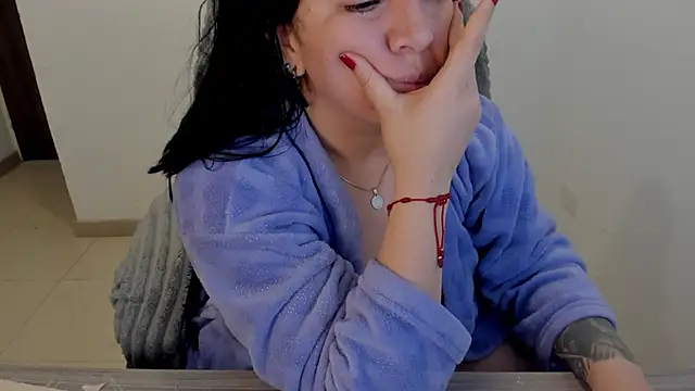 Snapshot of Im_coco chatting on 10-12-25, 05:01 Im coco online show from 10-12-25, 05:01