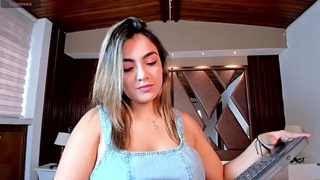 IsabellaaJoness online show from 04-14-26, 11:27