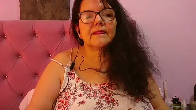 Snapshot of kassandra02 chatting on 06-11-26, 02:15 kassandra02 online show from 06-11-26, 02:15