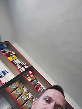 Snapshot of fikoivos chatting on 11-01-25, 10:28 fikoivos online show from 11-01-25, 10:28