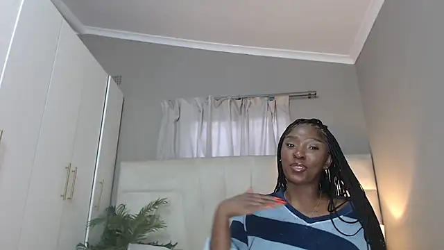 naughtyblackdolie online show from 10-05-25, 04:44