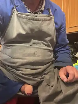 Snapshot of oldgayman chatting on 11-09-25, 01:42 oldgayman online show from 11-09-25, 01:42