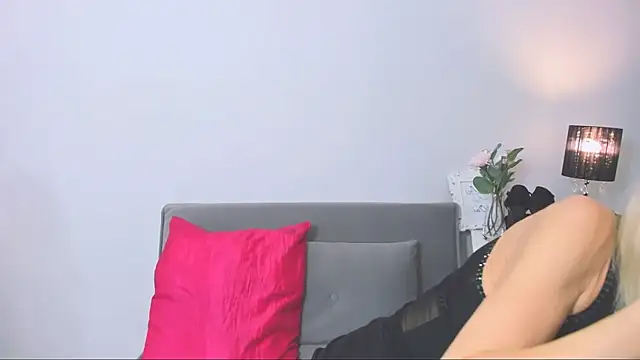 CrystalHotty online show from 01-08-25, 04:22