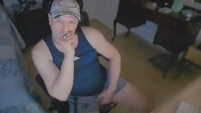 Snapshot of slzypvtpig chatting on 05-18-26, 04:51 slzypvtpig online show from 05-18-26, 04:51