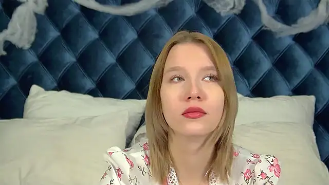 LiliLinn online show from 11-03-25, 04:36