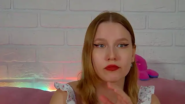 Snapshot of LiliLinn chatting on 04-25-26, 01:41 LiliLinn online show from 04-25-26, 01:41