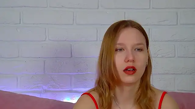 Snapshot of LiliLinn chatting on 05-04-26, 04:30 LiliLinn online show from 05-04-26, 04:30