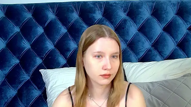 Snapshot of LiliLinn chatting on 07-09-26, 04:27 LiliLinn online show from 07-09-26, 04:27