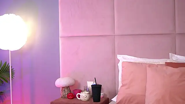 AlmaLuv online show from 12-01-25, 03:55