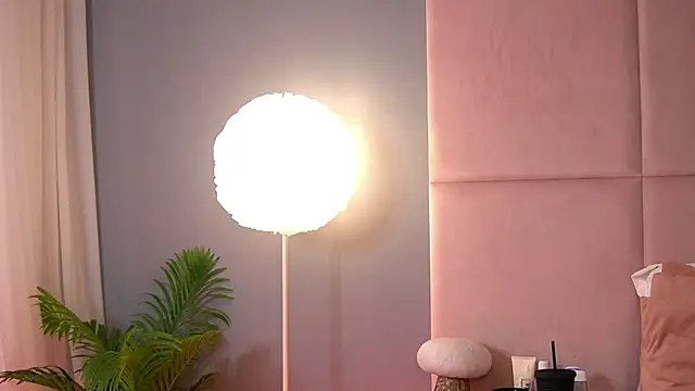 AlmaLuv online show from 04-21-26, 03:57