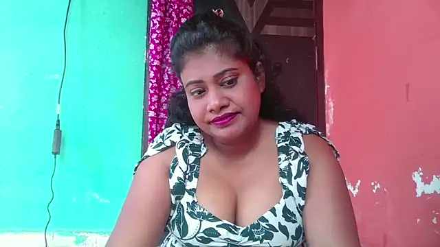 Snapshot of sexy_roma chatting on 05-17-26, 02:53 sexy roma online show from 05-17-26, 02:53