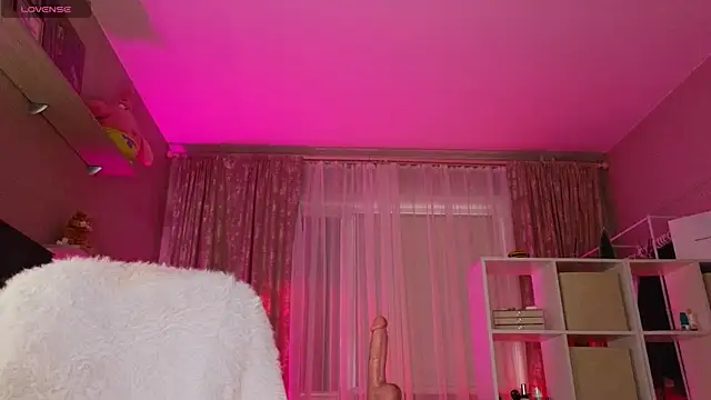 Katy perry  online show from 02-15-25, 05:41